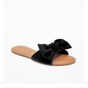 Old Navy sueded Black bow tie slide sandals Size 9